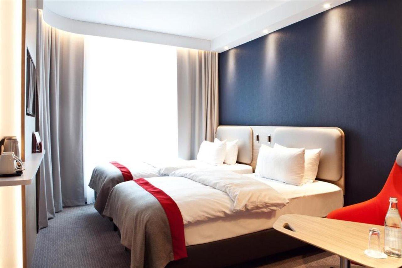 Holiday Inn Express Oberhausen By Ihg Exterior photo