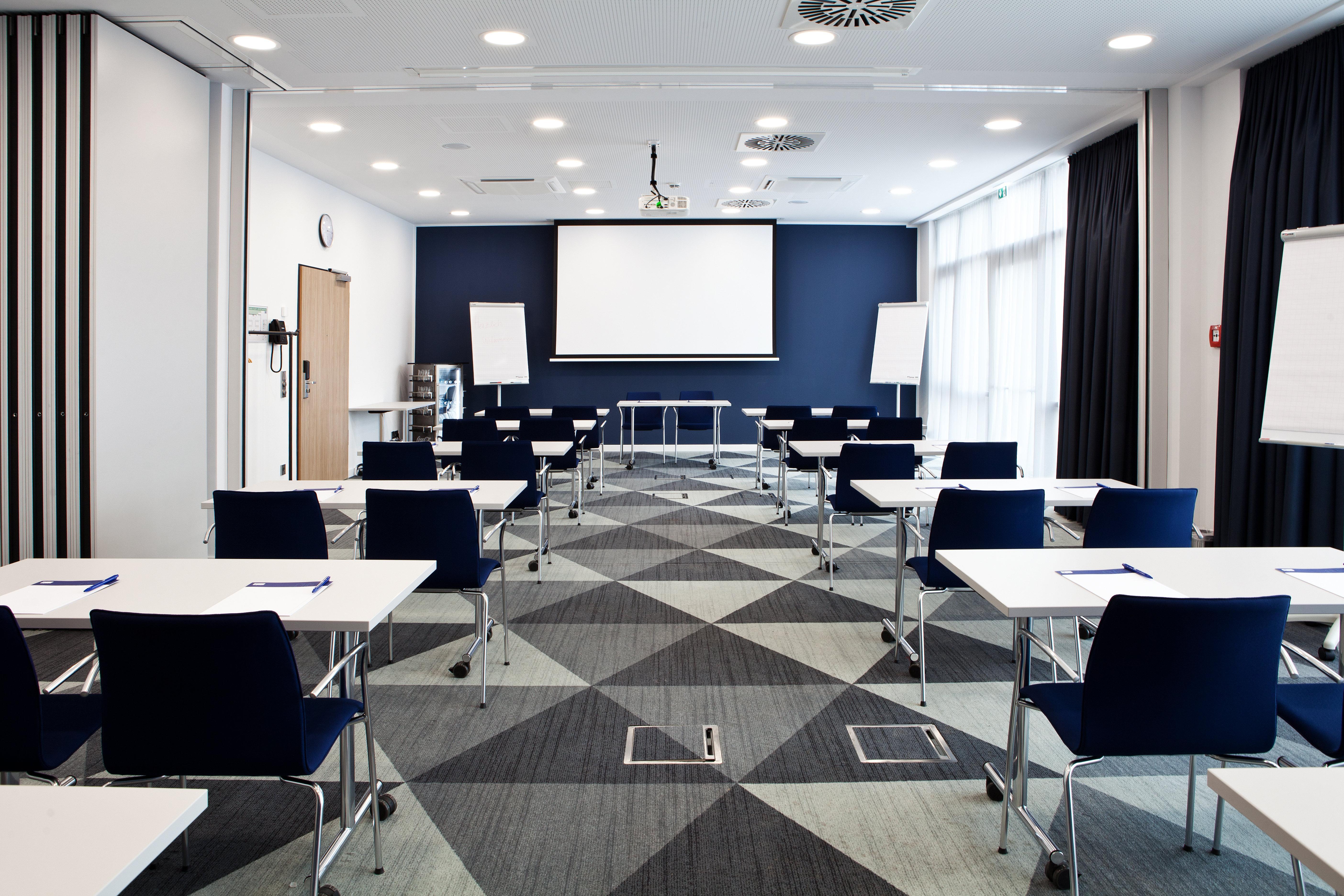 Holiday Inn Express Oberhausen By Ihg Exterior photo